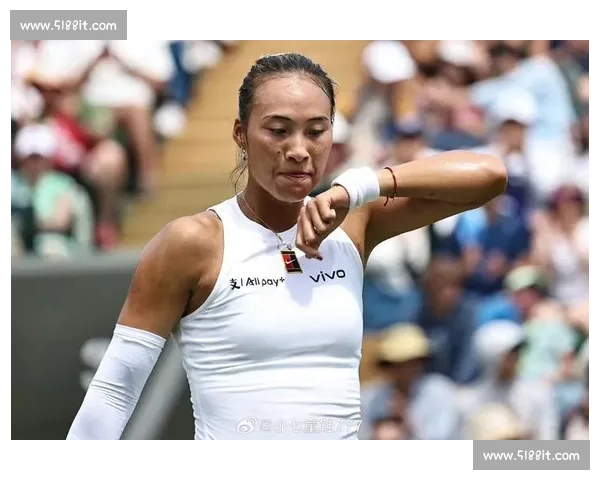 郑钦文关键破发扳平西尼亚科娃,决胜盘遗憾未能延续强势 郑钦文关键破发扳平西尼亚科娃,决胜盘遗憾未能延续强势