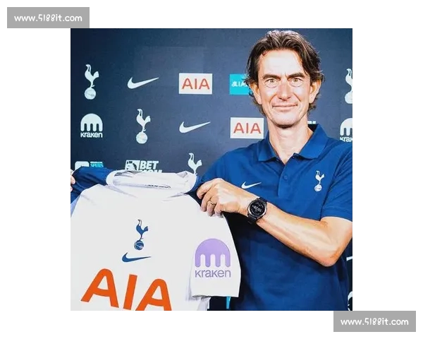 费迪南德力挺姆贝乌莫加盟曼联：英超证明实力，红魔接近 6000 万镑签约