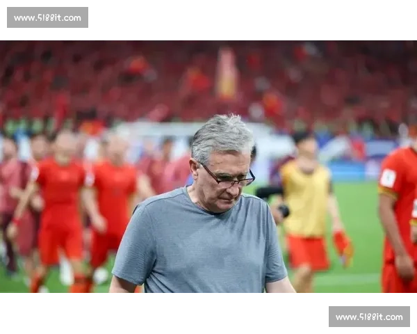 央视曝国足选帅薪资底线:百万欧预算锁定东欧教头 伊万自降 70% 薪酬接盘 央视曝国足选帅薪资底线:百万欧预算锁定东欧教头 伊万自降 70% 薪酬接盘