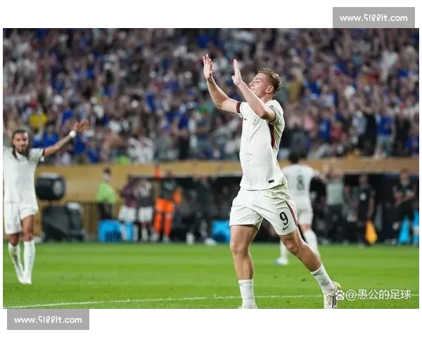 德拉普训练表现惊艳,马雷斯卡盛赞其战术适配加速蓝军融入 德拉普训练表现惊艳,马雷斯卡盛赞其战术适配加速蓝军融入