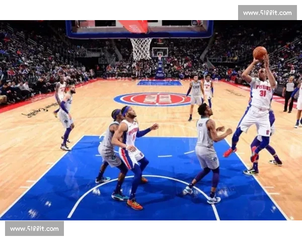 布莱斯臂展实测 2 米 08!父子对比照引热议:视觉错觉还是数据真相?