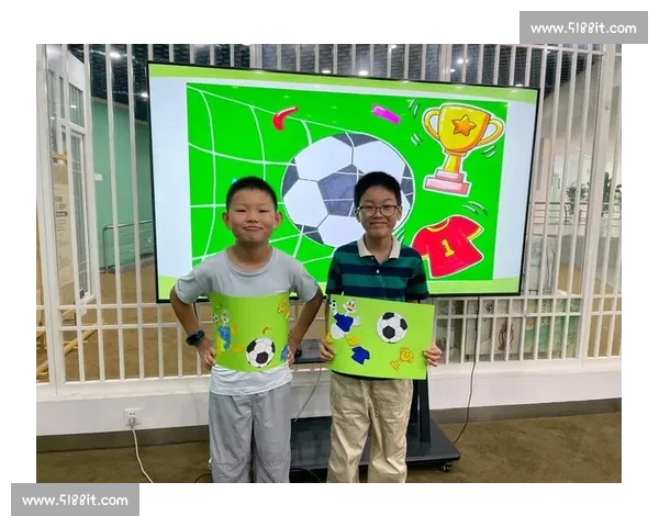 苏超现象:当纯粹足球点燃全民狂欢 苏超现象:当纯粹足球点燃全民狂欢