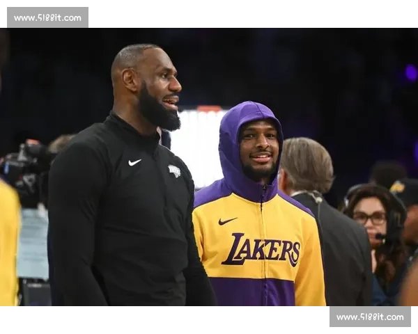 詹姆斯 40 岁高强度训练冲刺第 23 季 5260 万合同锁定湖人争冠最后窗口